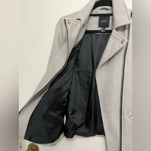 Forever 21 - Polyester Jacket - Picture 5 of 9